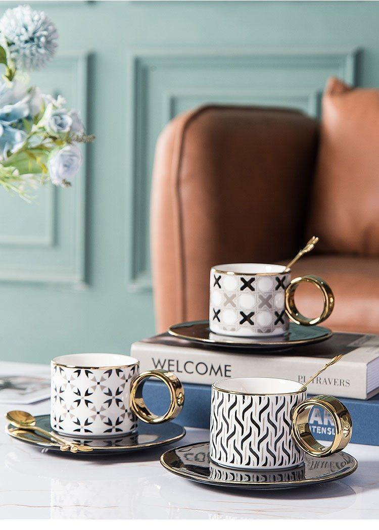 La Royal Türkische Kaffeetasse, Untertasse und Löffel